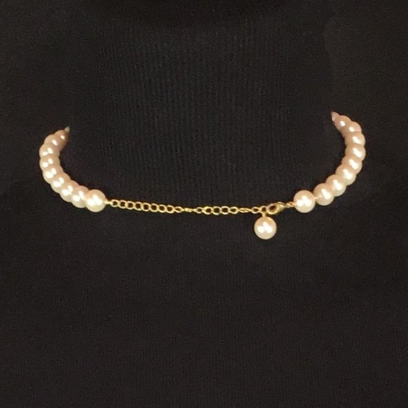 'Pearl'  Necklace - Picture 2 of 2
